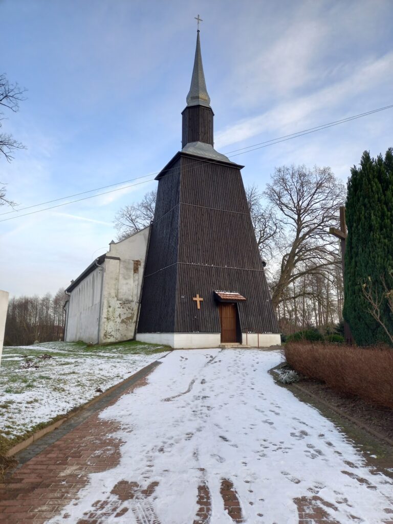 Church of the Immaculate Conception of the Blessed Virgin Mary in Mechowo: A Gothic Parish Church in Poland