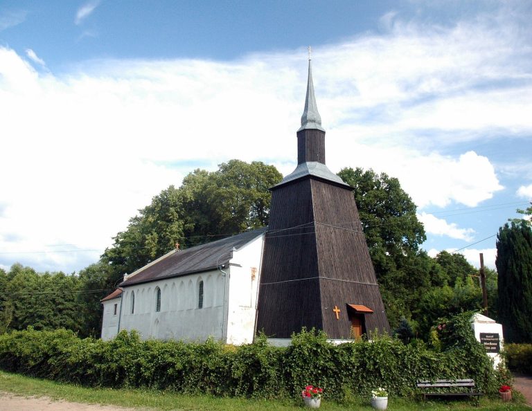 Church of the Immaculate Conception of the Blessed Virgin Mary in Mechowo: A Gothic Parish Church in Poland