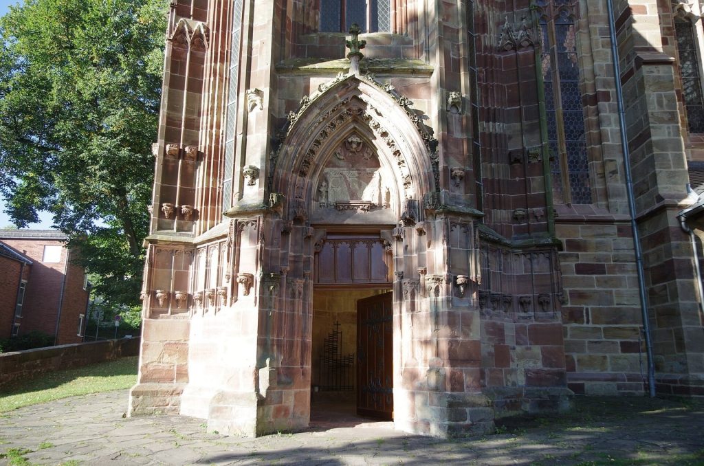Our Lady's Church: A Gothic Parish Church in Frankenberg, Germany 3 Our Lady's Church