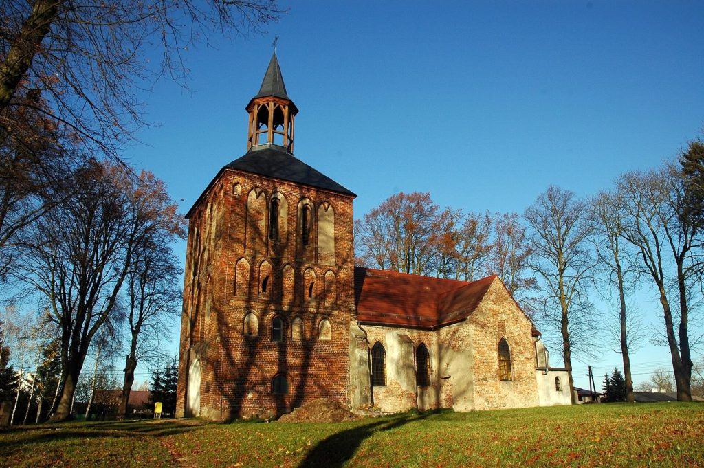 Church of the Assumption in Czernin: A Gothic Filial Church in Poland 1 Church of the Assumption in Czernin