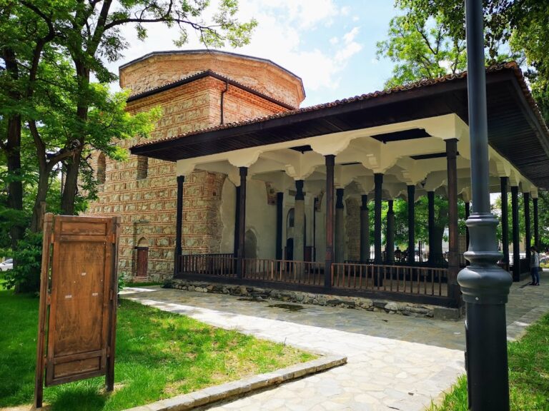 Kursum Mosque: A Former Ottoman Mosque in Karlovo, Bulgaria