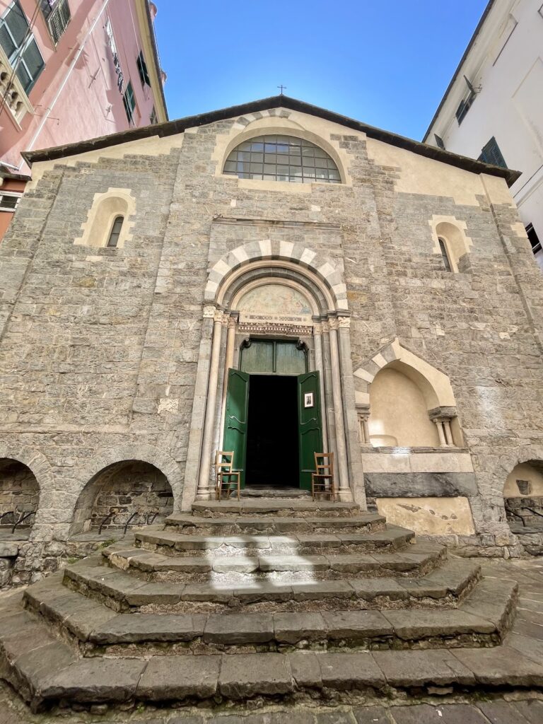 Santi Cosma e Damiano: A Romanesque Church in Genoa