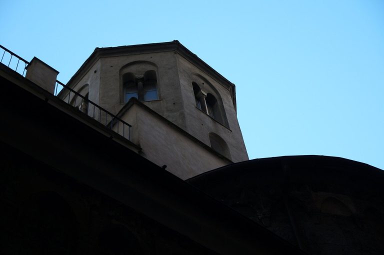 Santi Cosma e Damiano: A Romanesque Church in Genoa