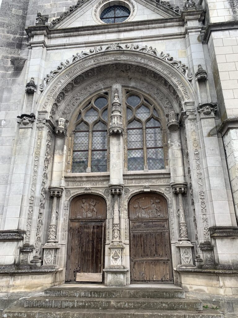 Église Saint-Symphorien de Tours: a Historic Parish Church in France