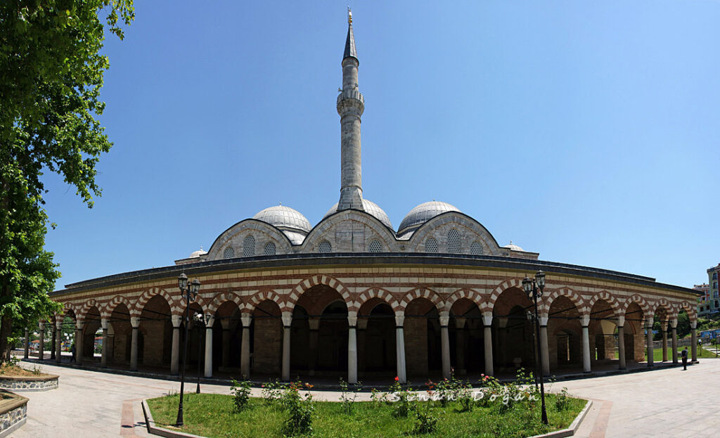 Piyale Pasha Mosque: A Sixteenth-Century Ottoman Mosque in Istanbul 1 Piyale Pasha Mosque