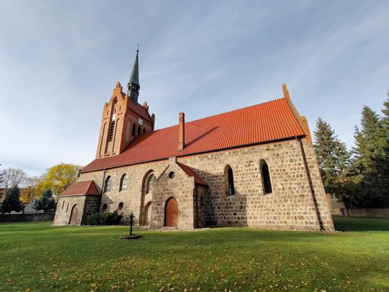 Our Lady of Perpetual Help church in Dargomyśl, Poland: Parish church and historic building