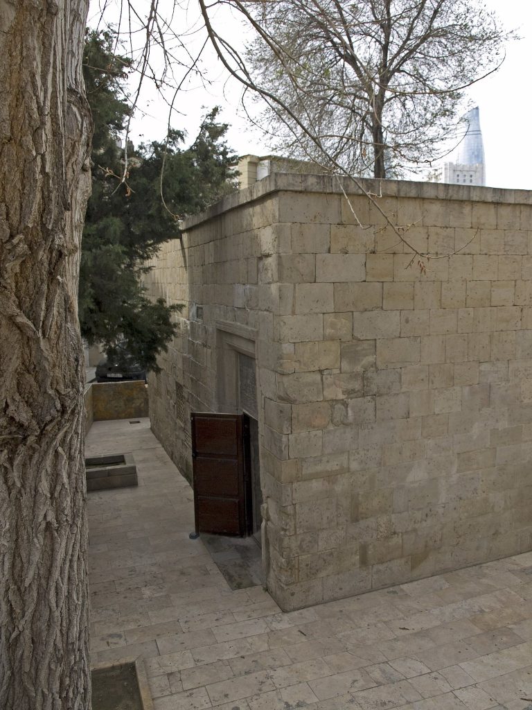 Chin Mosque: A Fourteenth-Century Mosque and Numismatic Museum in Baku 2 Chin Mosque
