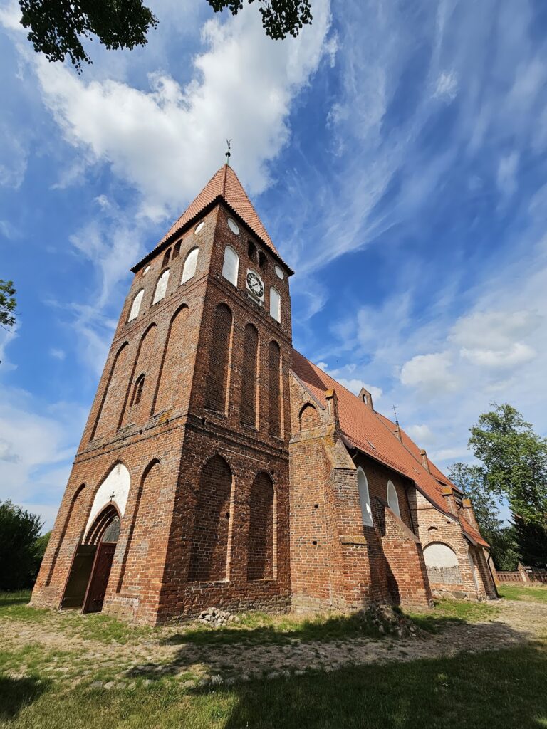 St. Peter und Paul (Marianka): A Brick Gothic Church in Poland