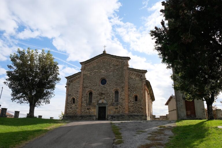 Chiesa di Santo Stefano: A Roman Catholic Parish Church in Ranzano, Italy