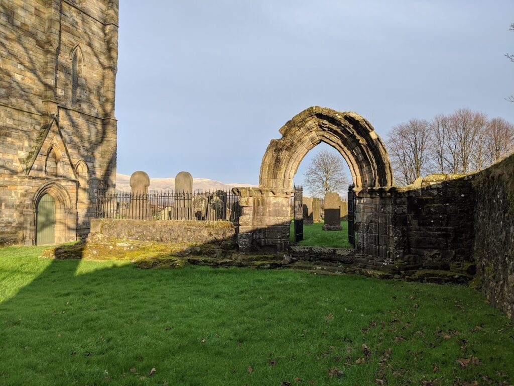 Cambuskenneth Abbey: A Royal Scottish Monastic Foundation 2 Cambuskenneth Abbey