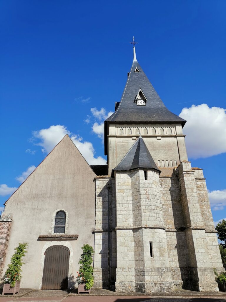 Église de Saint-Georges-sur-Eure: A Gothic Parish Church in France
