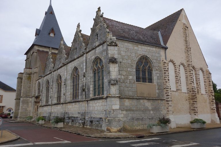 Église de Saint-Georges-sur-Eure: A Gothic Parish Church in France