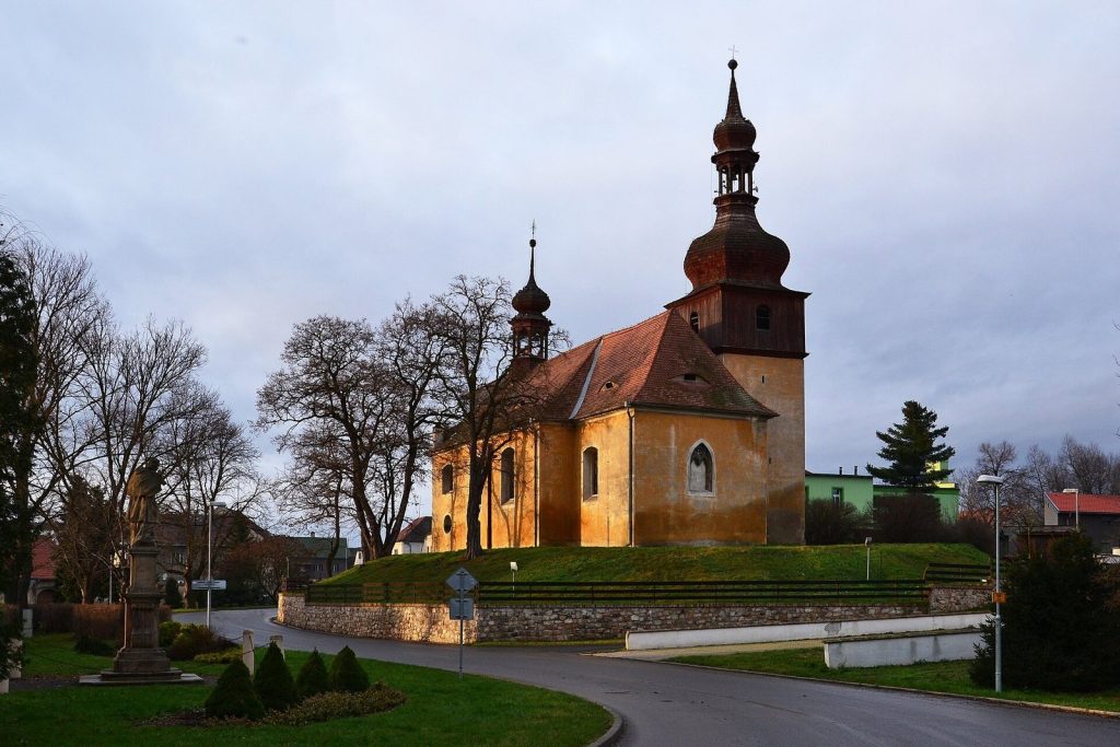 Church of Saint Wenceslaus: A Late Gothic and Baroque Church in Strupčice 1 Church of Saint Wenceslaus