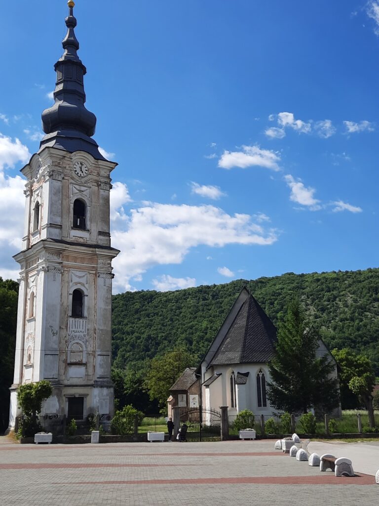 Reformed Church (Plešivec): A Gothic Church and Medieval Bubek Family Monument