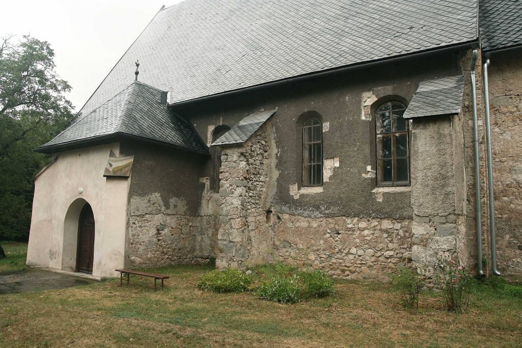 Reformed Church (Plešivec): A Gothic Church and Medieval Bubek Family Monument 3 Reformed Church (Plešivec)