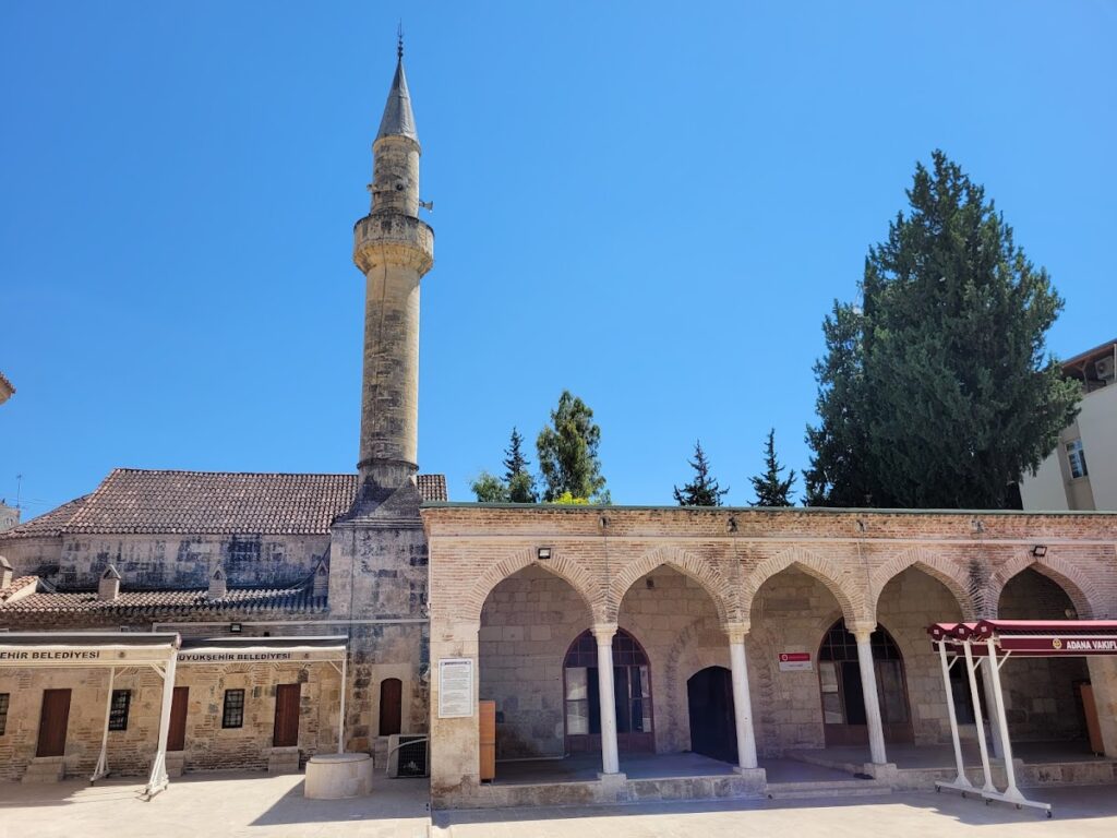 Yağ Camii: A Historic Mosque and Religious Complex in Adana 2 Yağ Camii