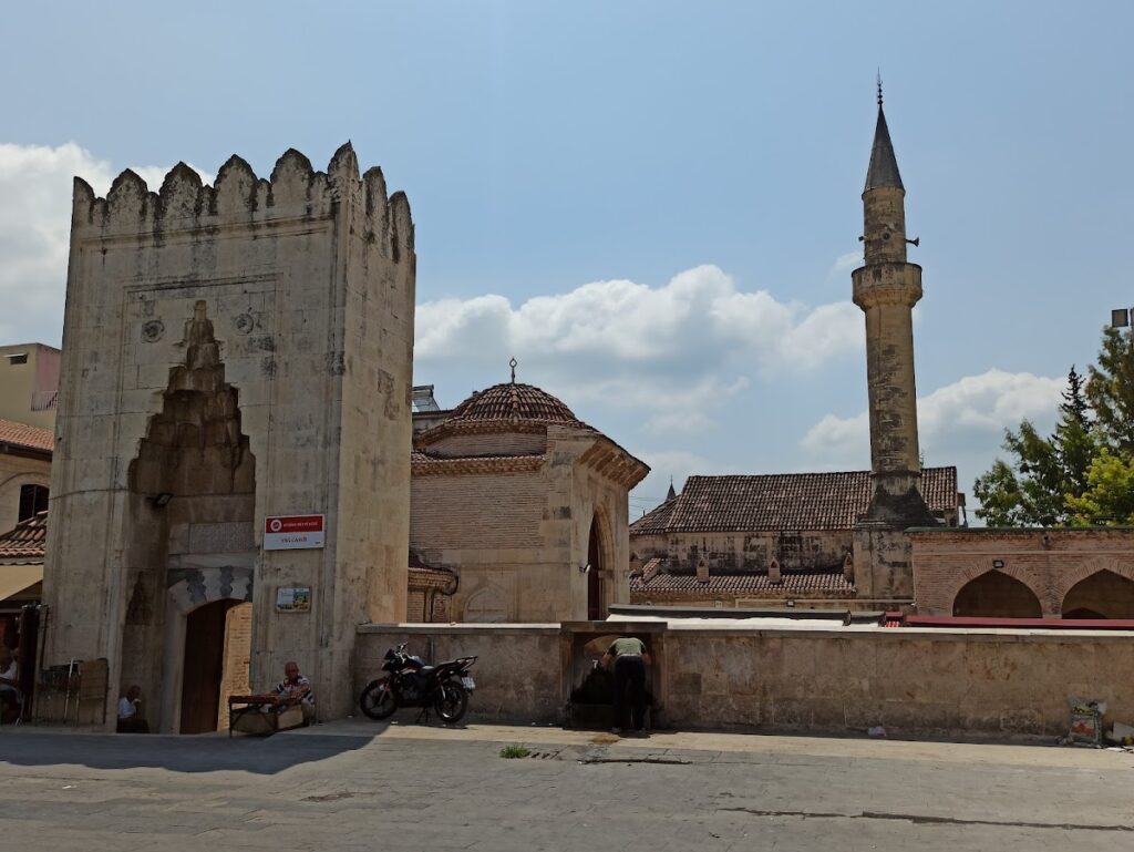 Yağ Camii: A Historic Mosque and Religious Complex in Adana 3 Yağ Camii