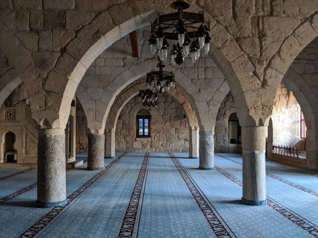 Yağ Camii: A Historic Mosque and Religious Complex in Adana 5 Yağ Camii
