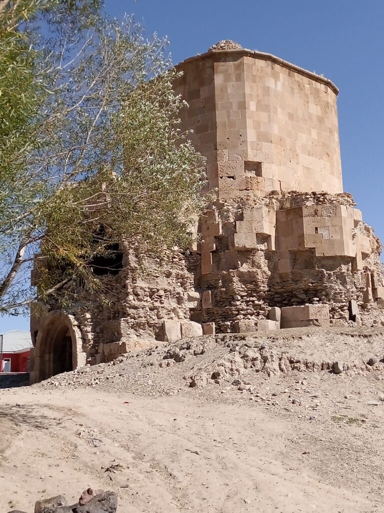 The Church of the Holy Cross at Soradir: Armenian monastic church and dynastic burial site in Turkey