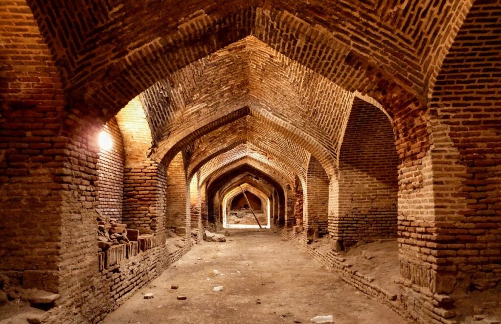 Hajib Caravanserai: A Safavid Roadside Inn in Iran 2 Hajib Caravanserai