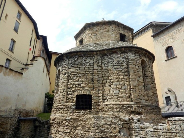 Tempietto di Santa Croce: A Romanesque Bishop’s Chapel in Bergamo