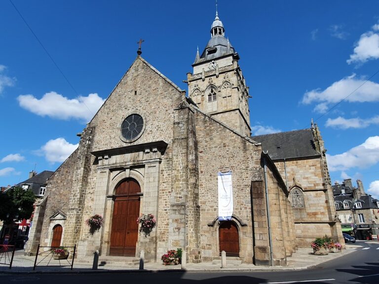 Église Notre-Dame de Villedieu-les-Poêles: A Gothic Catholic Church in France