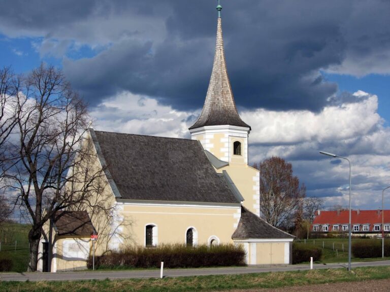 Johanneskirche: A Roman Catholic Church and Hospitaller Foundation in Vienna