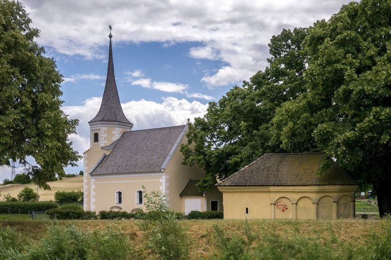 Johanneskirche: A Roman Catholic Church and Hospitaller Foundation in Vienna