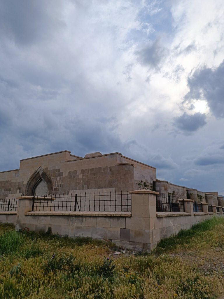 Caravanserai of Zor: A Thirteenth-Century Armenian Roadside Inn in Turkey 3 Caravanserai of Zor