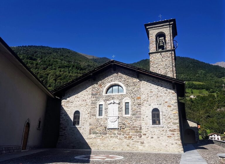 Church of Santa Maria Nascente: A Renaissance Parish Church in Gandellino, Italy