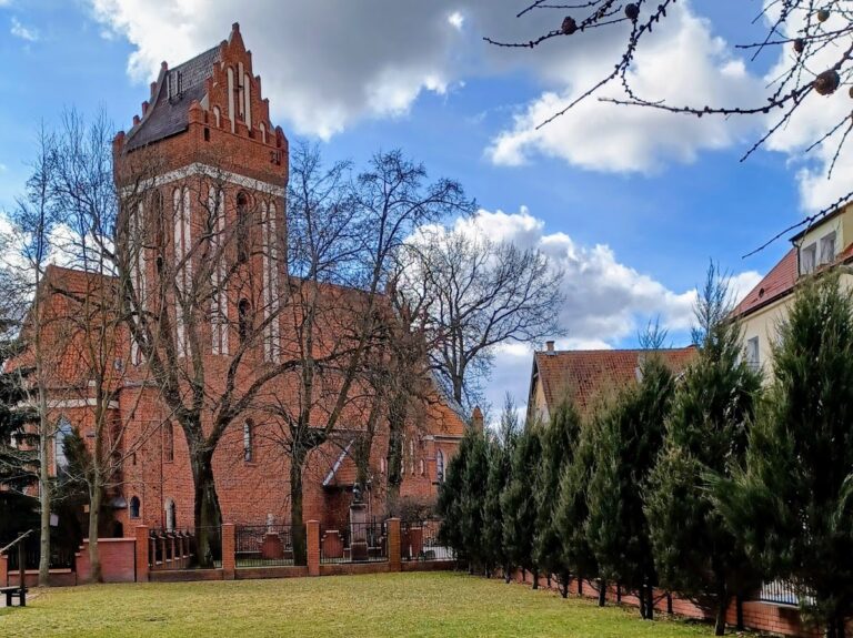 Saints Peter and Paul Church in Morąg: A Gothic Parish Church in Poland