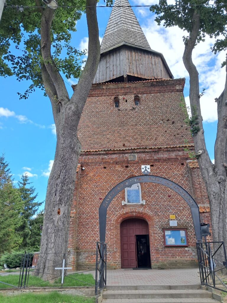Holy Trinity Church in Lubiszewo Tczewskie: A Roman Catholic Sanctuary in Poland