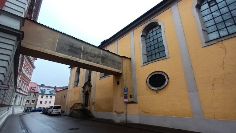 Klosterkirche Heilig-Kreuz: Dominican Convent Church in Regensburg