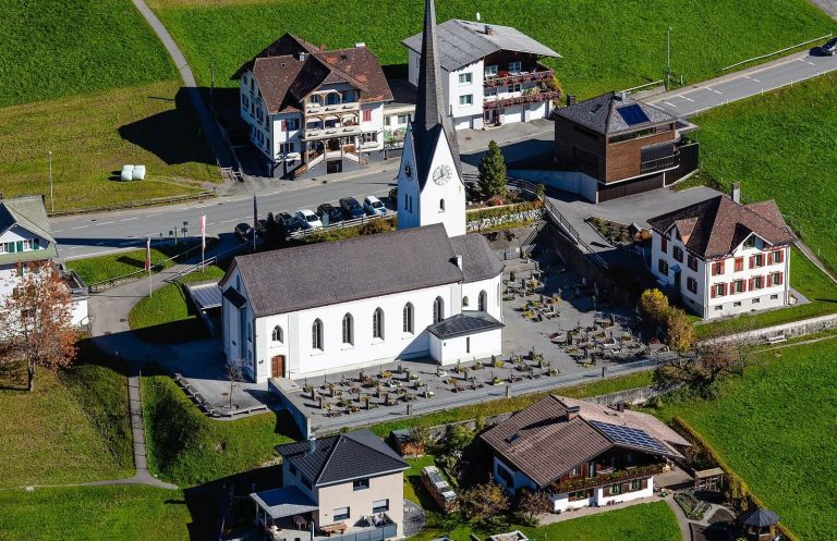 Pfarrkirche Hl. Nikolaus, im Thal: A Historic Parish Church in Austria