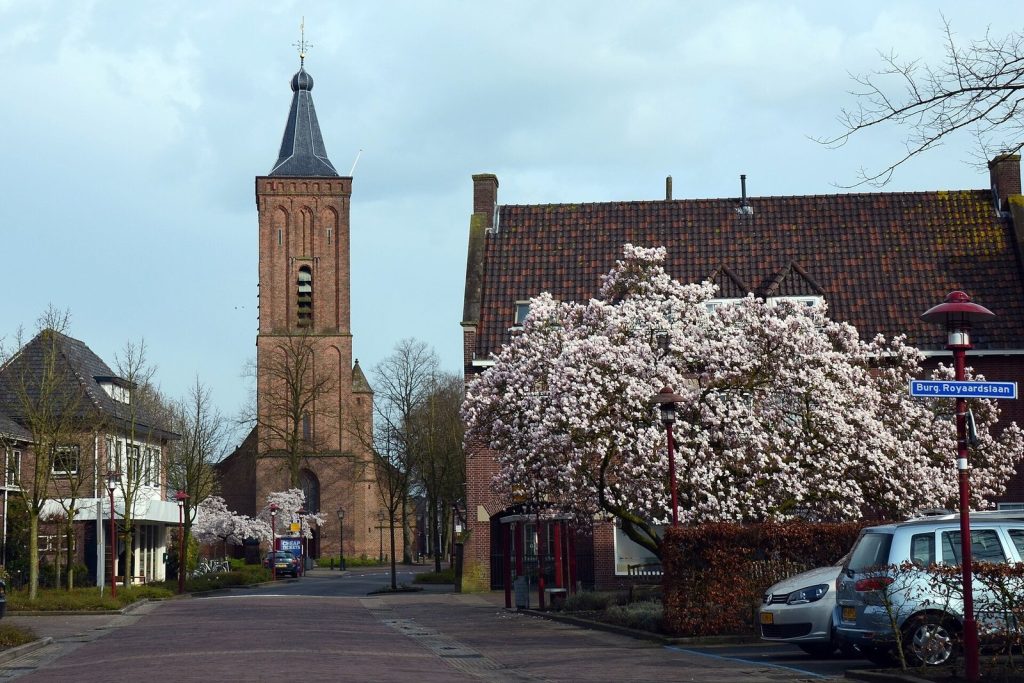 Hervormde Kerk: Scherpenzeel’s Reformed Parish Church in the Netherlands 1 Hervormde Kerk