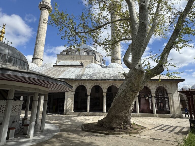 Atik Valide Mosque: An Ottoman Imperial Mosque in Üsküdar