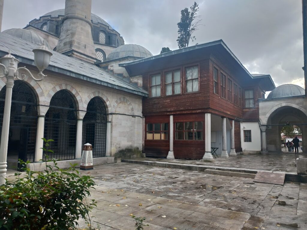 Atik Valide Mosque: An Ottoman Imperial Mosque in Üsküdar 5 Atik Valide Mosque