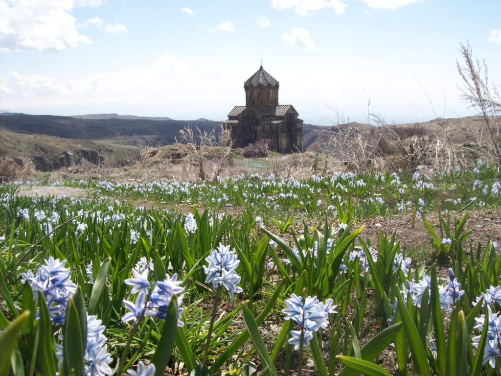 Vahramashen Church: An Eleventh-Century Armenian Church at Amberd 2 Vahramashen Church