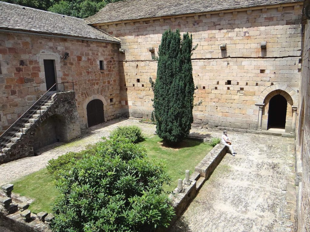 Prieuré de Comberoumal: A Grandmontian Monastic Cell in France 2 Prieuré de Comberoumal