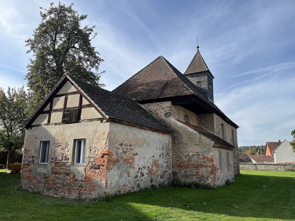 Village Church Schlamau: A Late Romanesque Fieldstone Church in Germany 2 Village church Schlamau