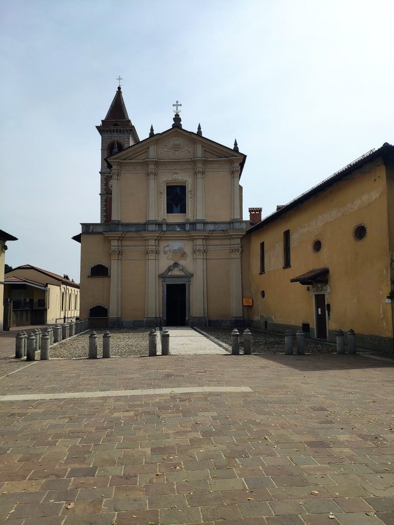 Chiesa di Santo Stefano: The Historic Parish Church of Mezzana Superiore