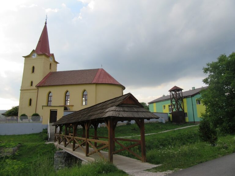 The Evangelical A. C. Church (Vlachovo): Late 15th-century Gothic parish church in Slovakia