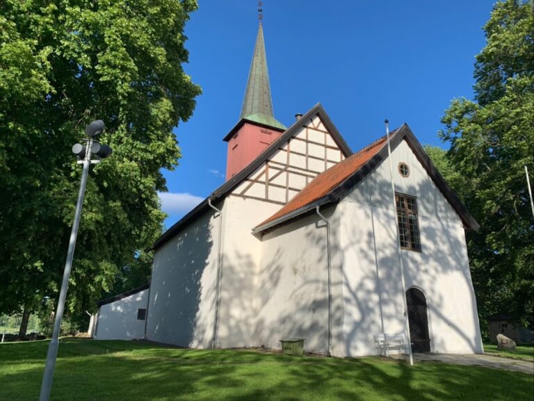 Sem Church: A Romanesque Parish Church in Norway
