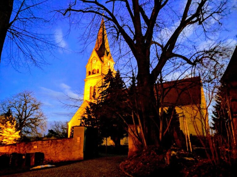 Kirche Hohnstädt: A Romanesque Choir-Tower Church in Germany