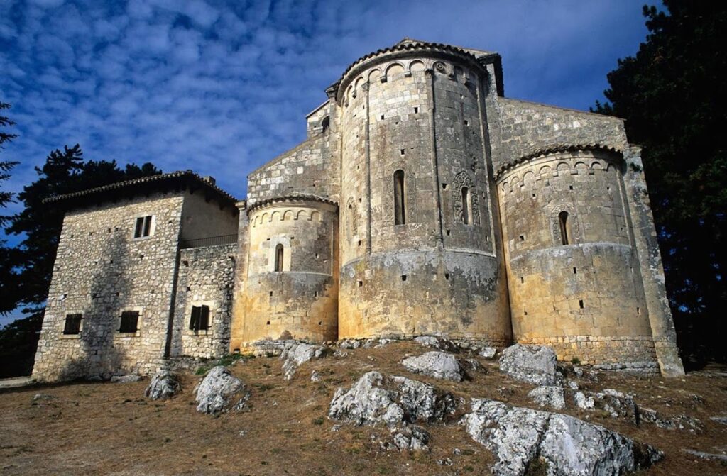 Church of Santa Maria Assunta: A Romanesque Monastic Church in Bominaco 2 Church of Santa Maria Assunta
