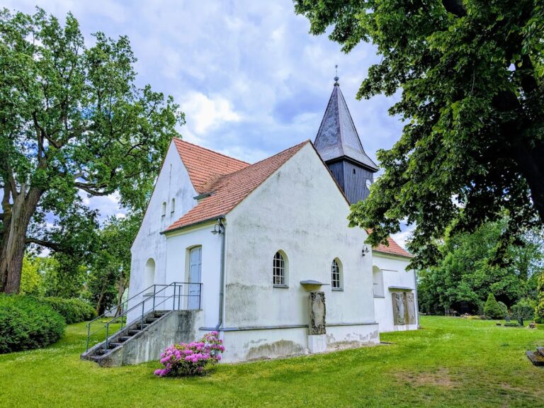 Village church Genshagen: An Evangelical Gothic Church in Germany