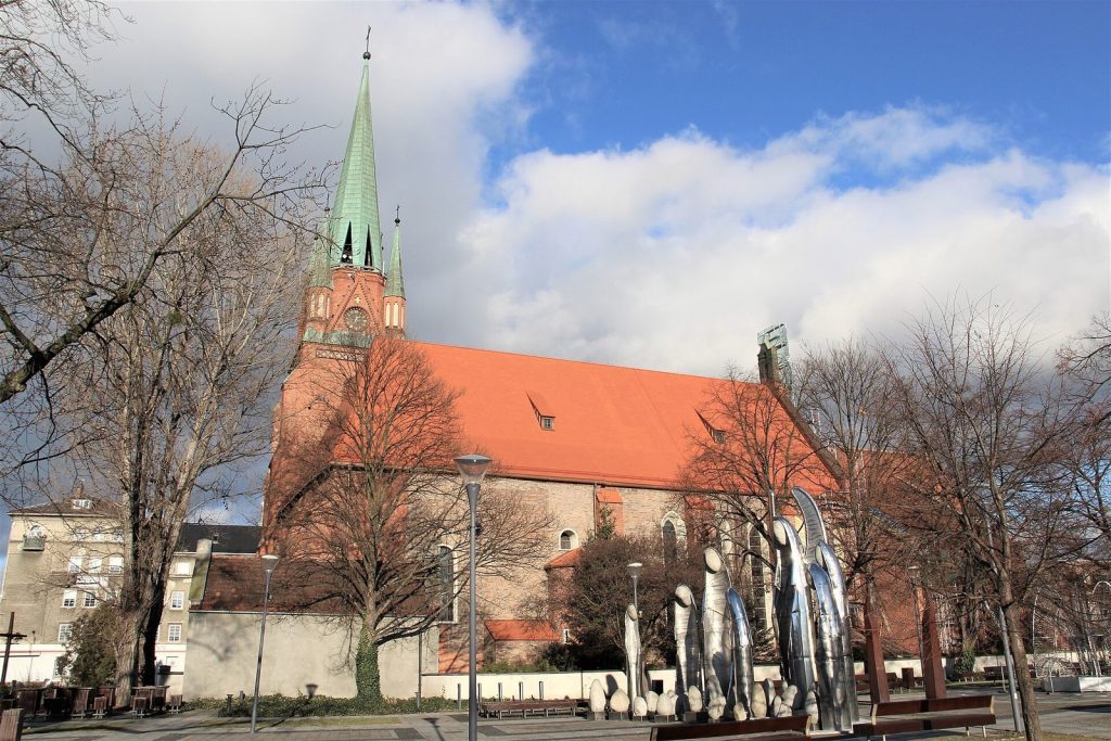 Church of the Assumption in Racibórz: A Historic Gothic Parish Church 1 Church of the Assumption in Racibórz