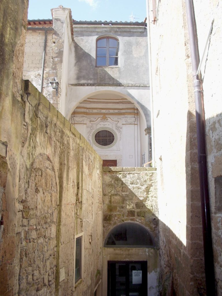 Sinagoga di Pitigliano: A Historic Jewish Synagogue in Italy
