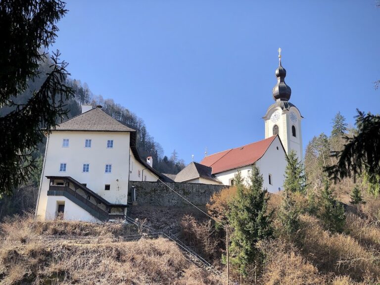 Pfarrkirche Gurnitz: A Baroque Parish Church in Austria
