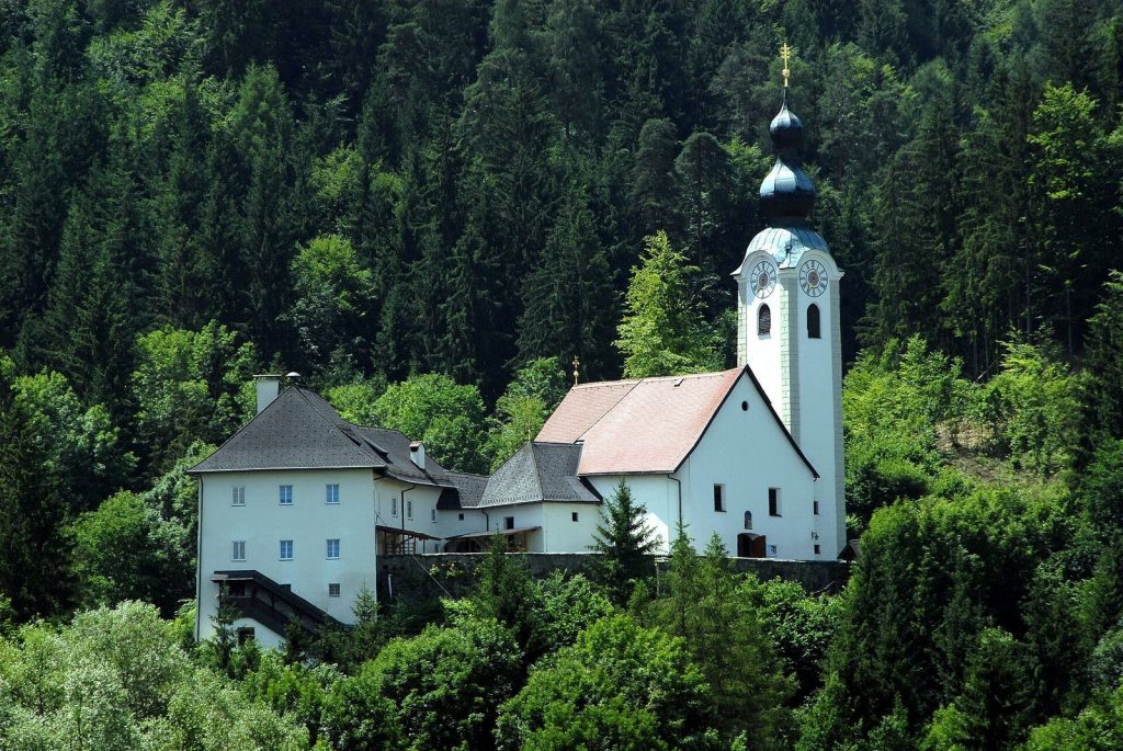 Pfarrkirche Gurnitz: A Baroque Parish Church in Austria 1 Pfarrkirche Gurnitz